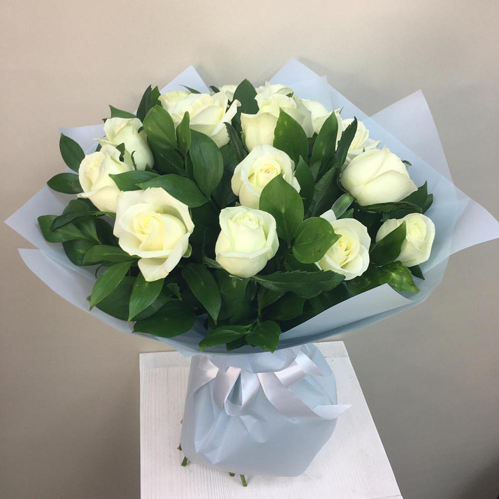 Букет 15 Белых роз Проуд в Куйтун