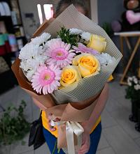 Букет цветов из:  Герберы, Розы и Хризантемы в Куйтун