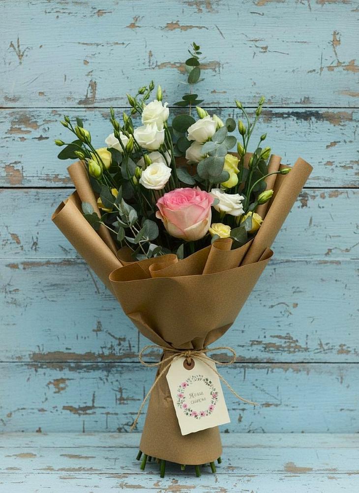 Букет цветов из: Розы и Лизиантусы в Куйтун