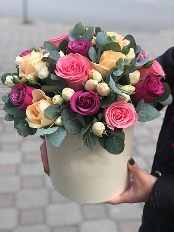 Цветочная композиция из Розы в шляпной коробке в Куйтун