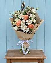 Букет цветов из:  Альстромерии, Лизиантусы, Розы и Хризантемы #REPLACE_PRED# Куйтун