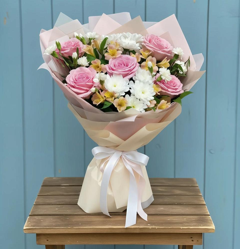 Букет цветов из: Гвоздики, Орхидеи и Розы в Куйтун