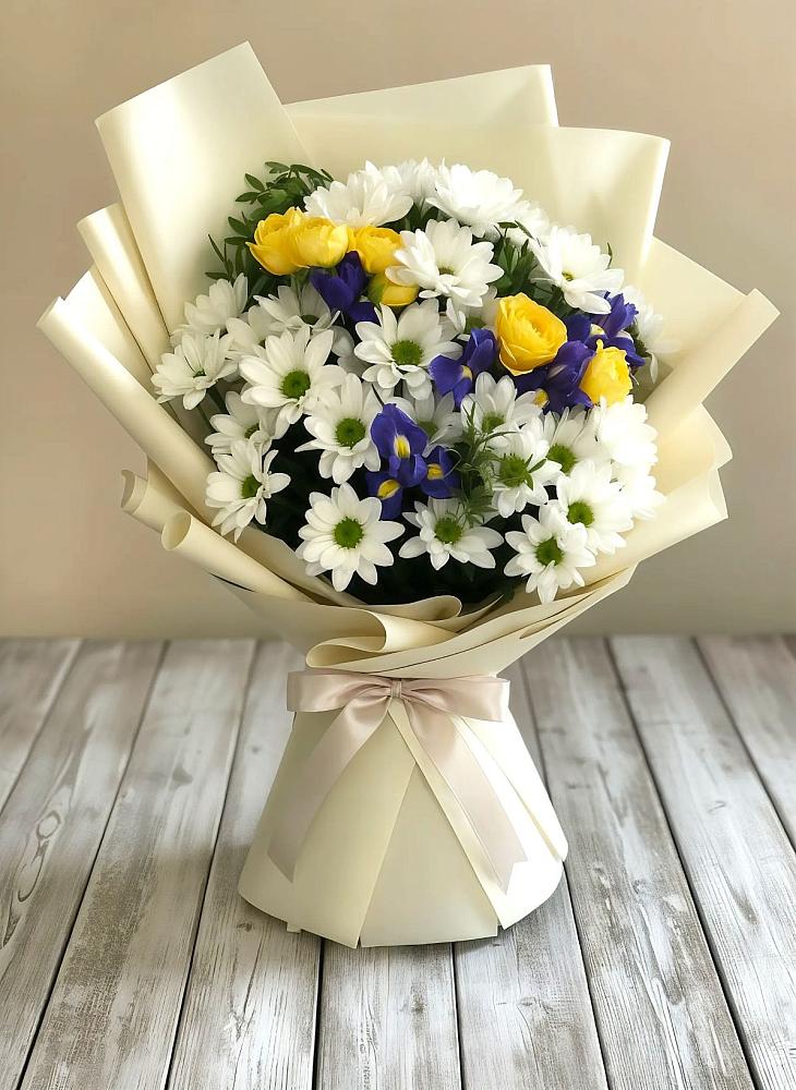 Букет цветов из: Ирисы, Хризантемы и Розы в Куйтун