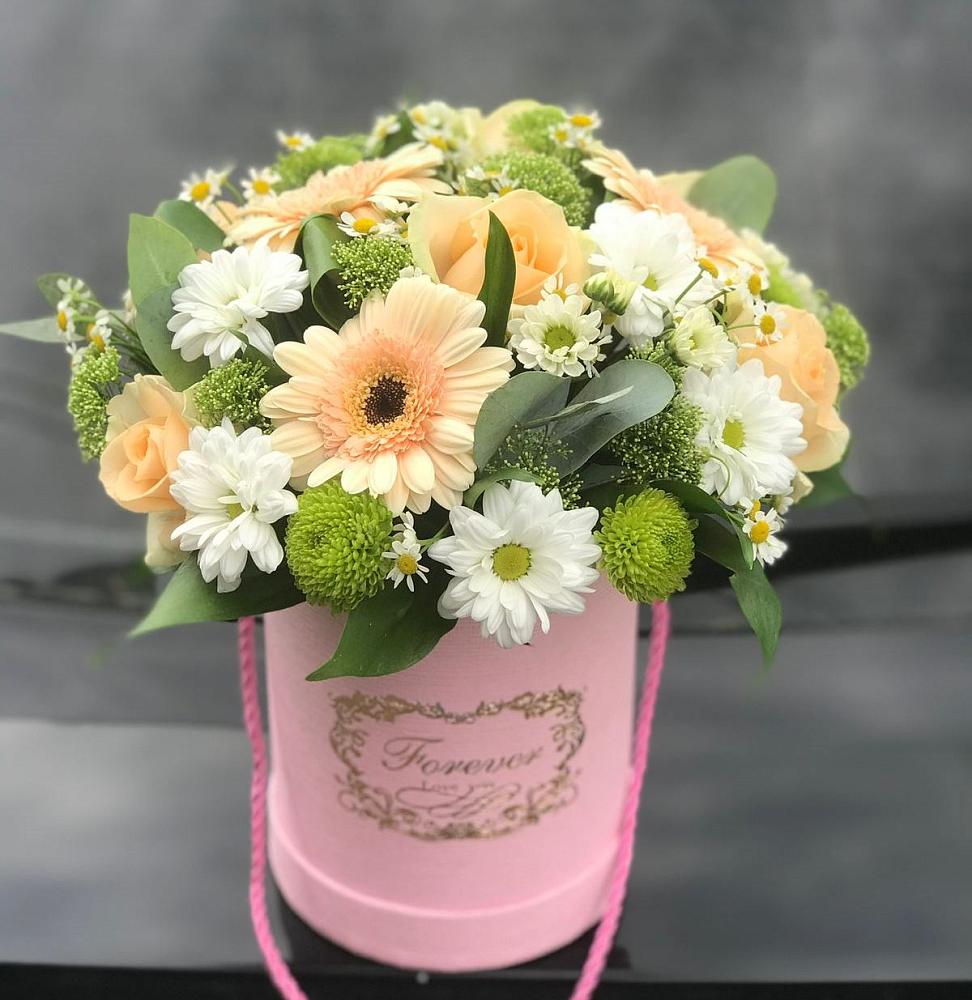 Цветочная композиция из Розы, Герберы и Хризантемы в шляпной коробке в Куйтун