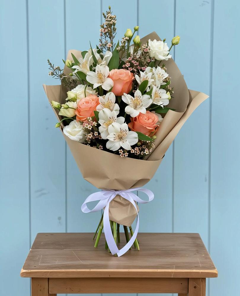 Букет цветов из: Альстромерии, Лизиантусы, Розы и Хризантемы в Куйтун